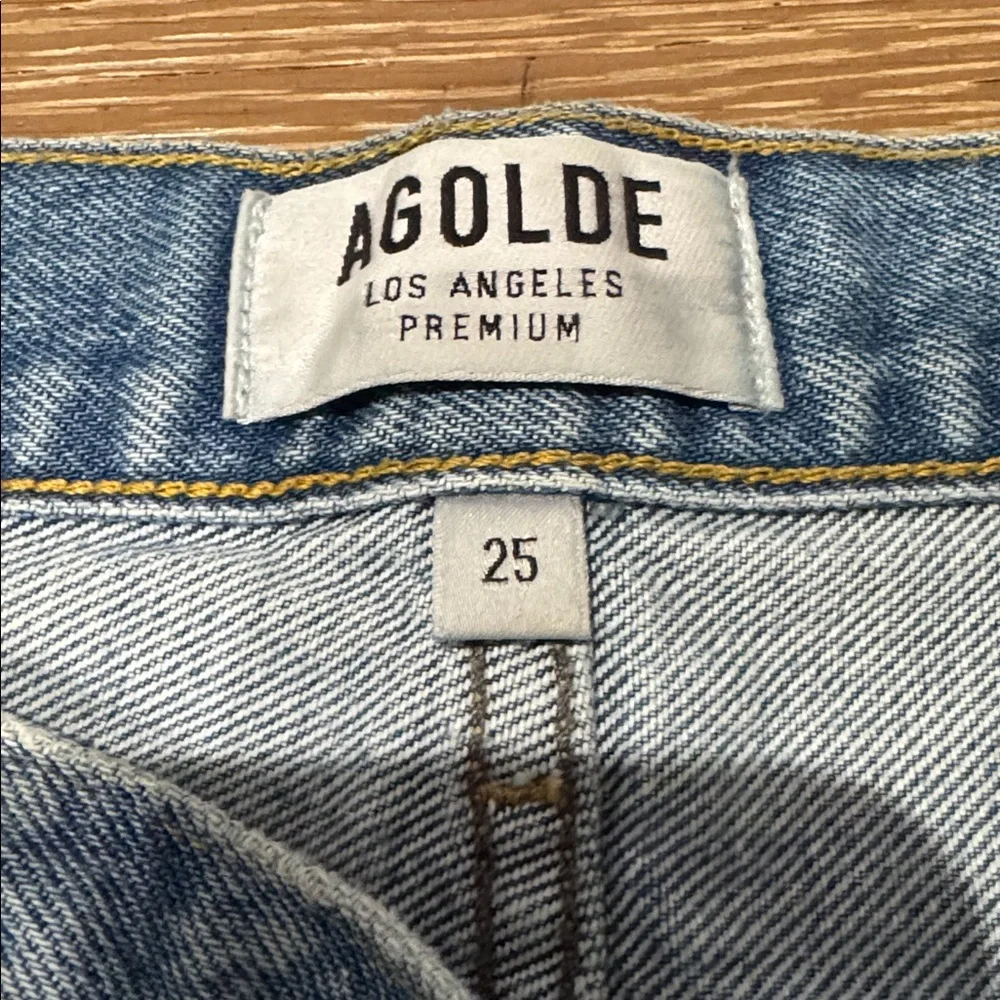 AGOLDE Distressed Denim Shorts Light Wash High Rise Cutoff Frayed Hem Size 25 - Picture 3 of 6